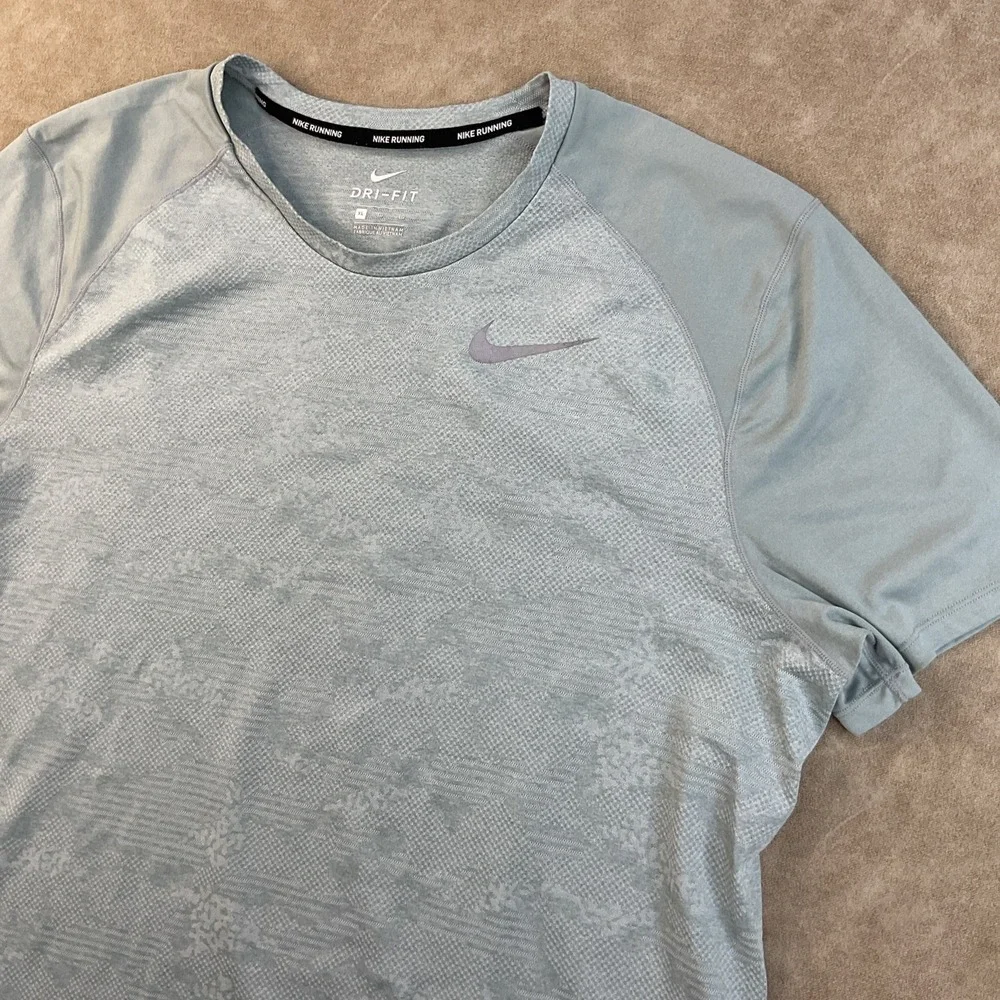 Nike T-Shirt Men Sz XL Miller Breathe Running Lightweight Crewneck Camo 904661